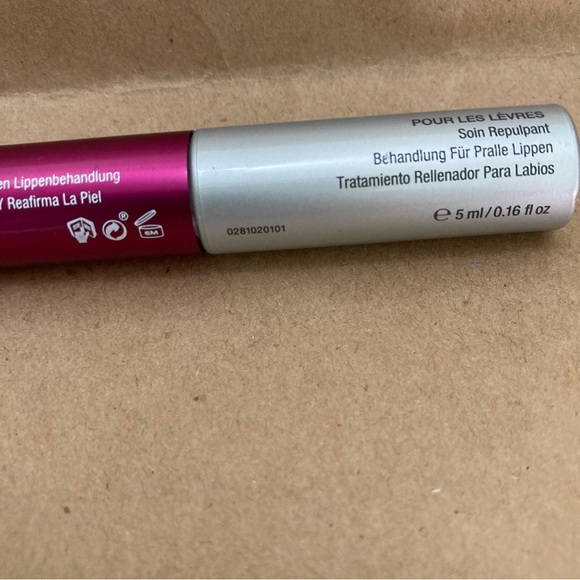 StriVectin double fix for lips - Picture 3 of 5